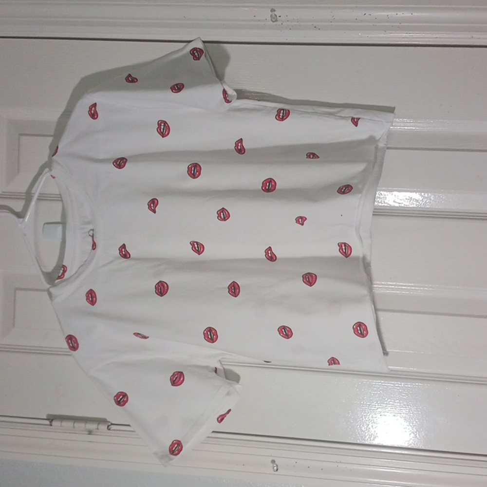 Organic Generation Top With Red Lips